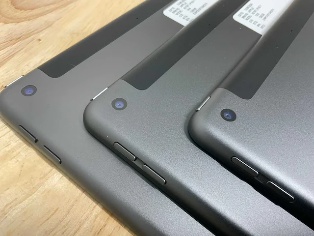 Apple a2197 ipad 7 tablet (3x) - afbeelding 4 van  6