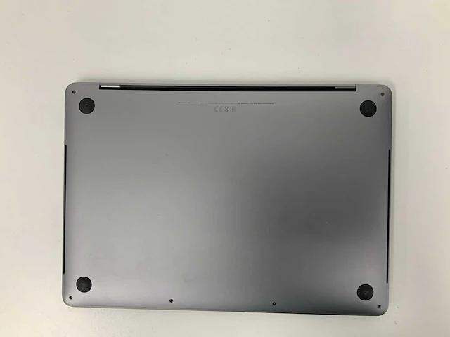 Apple a2251 13-inch macbook pro mwp42n/a laptop - afbeelding 3 van  3