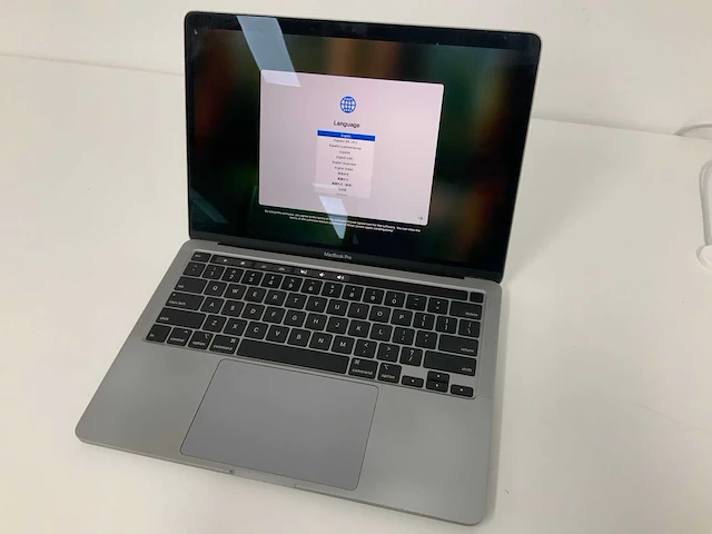 Apple a2251 13-inch macbook pro mwp42n/a laptop - afbeelding 1 van  3