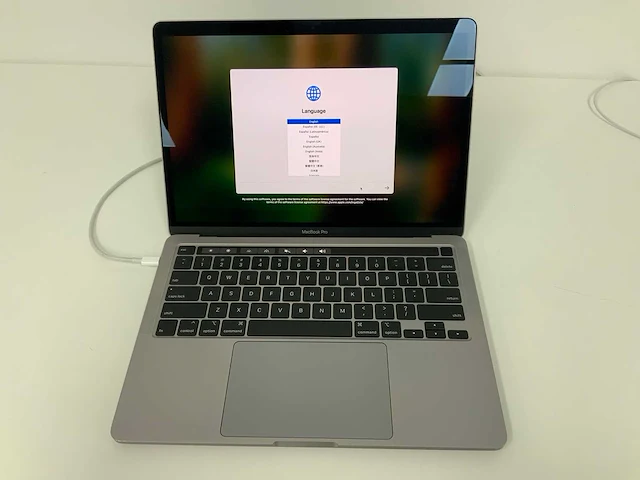 Apple a2251 13-inch macbook pro mwp42n/a laptop - afbeelding 1 van  3