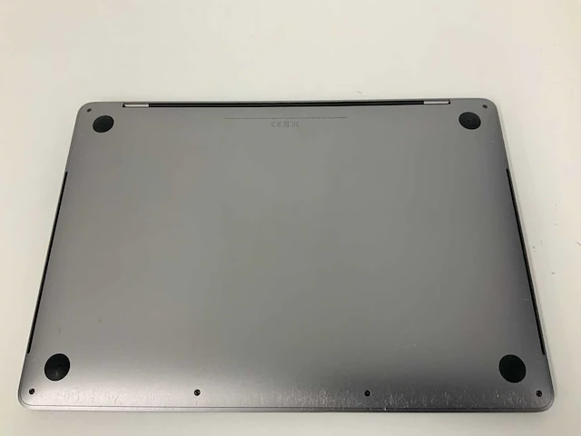 Apple a2251 13-inch macbook pro mwp52n/a laptop - afbeelding 3 van  3