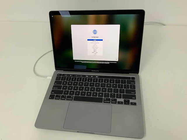 Apple a2251 13-inch macbook pro mwp52n/a laptop - afbeelding 1 van  3