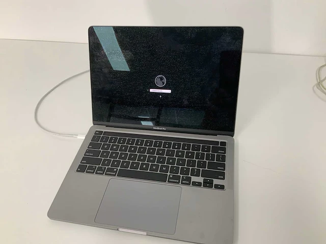 Apple a2251 13-inch macbook pro mwp52n/a laptop - afbeelding 1 van  3
