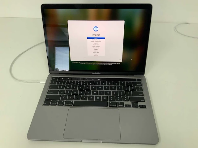 Apple a2251 13-inch macbook pro mwp52n/a laptop - afbeelding 1 van  3