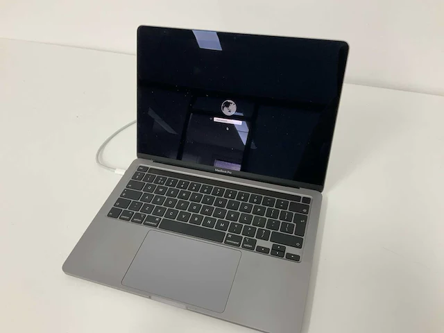 Apple a2289 13-inch macbook pro mxk32n/a laptop - afbeelding 1 van  3