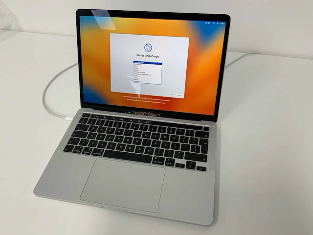 Apple a2289 13-inch macbook pro mxk62n/a laptop - afbeelding 1 van  4