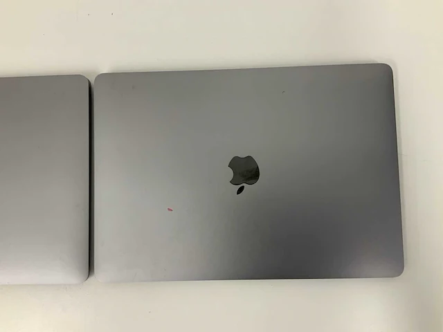 Apple a2337 13-inch macbook air m1 (2x) - afbeelding 4 van  6