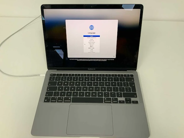 Apple a2337 13-inch macbook air m1 laptop - afbeelding 1 van  4