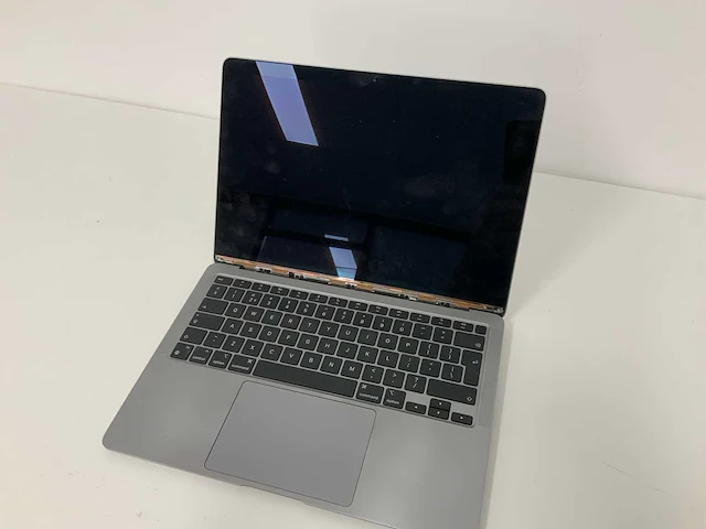 Apple a2337 13-inch macbook air mgn63n/a laptop - afbeelding 1 van  3