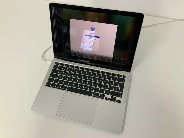 Apple a2337 13-inch macbook air mgna3n/a laptop - afbeelding 1 van  3