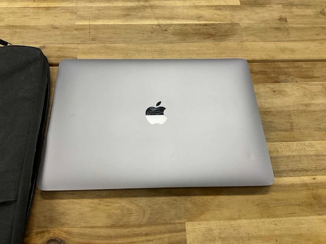 Apple a2337 macbook air - afbeelding 2 van  3