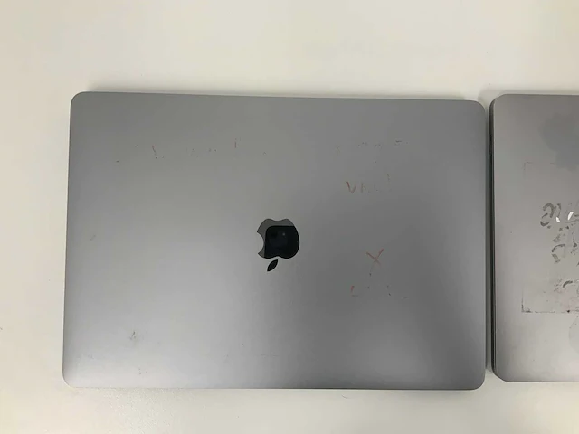 Apple a2338 13-inch macbook pro m1 myd82n/a laptop (2x) - afbeelding 2 van  5