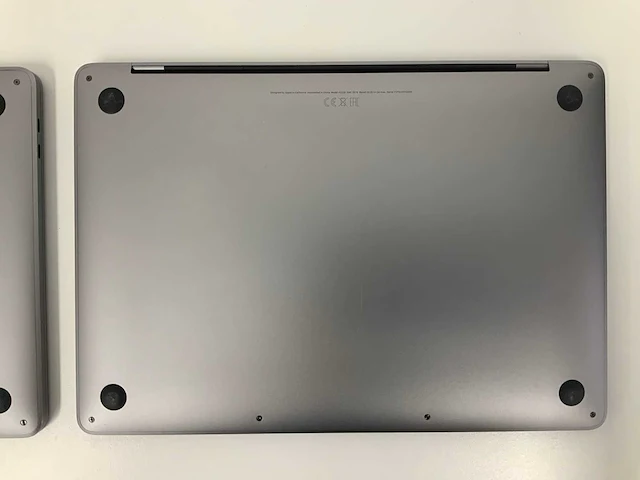 Apple a2338 13-inch macbook pro m1 myd82n/a laptop (2x) - afbeelding 5 van  5