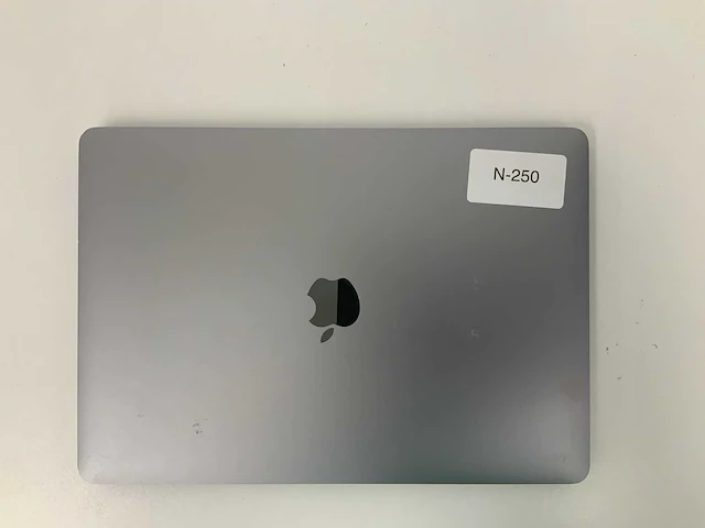 Apple a2338 13-inch macbook pro myd82ll/a laptop - afbeelding 2 van  3