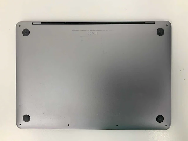 Apple a2338 13-inch macbook pro myd82ll/a laptop - afbeelding 3 van  3
