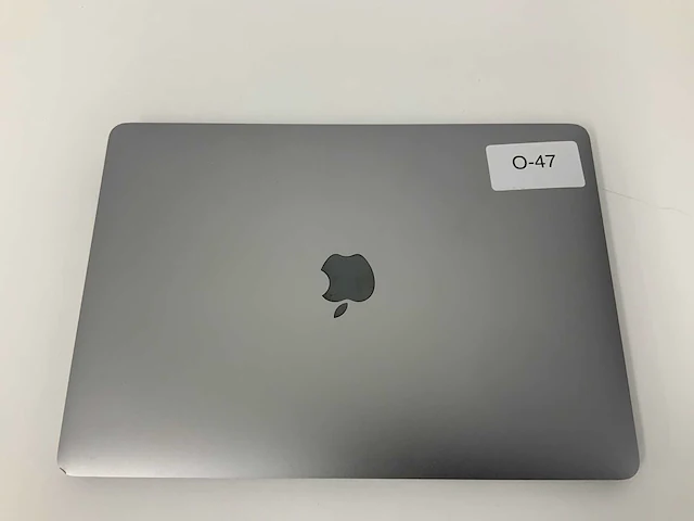 Apple a2338 13-inch macbook pro myd82n/a laptop - afbeelding 2 van  3