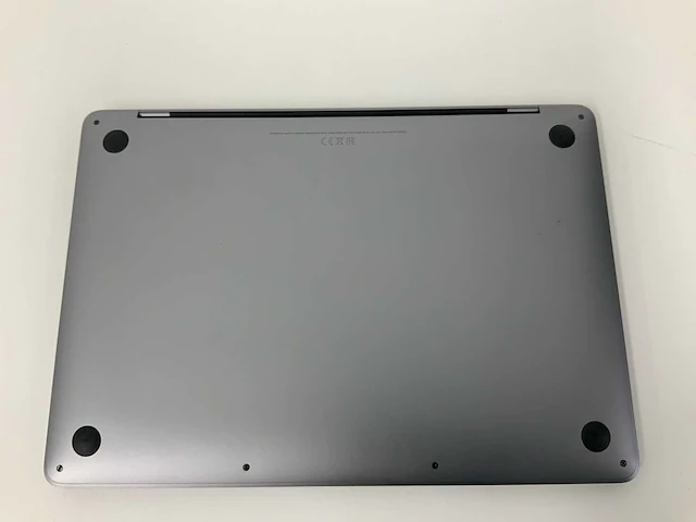Apple a2338 13-inch macbook pro myd82n/a laptop - afbeelding 3 van  3