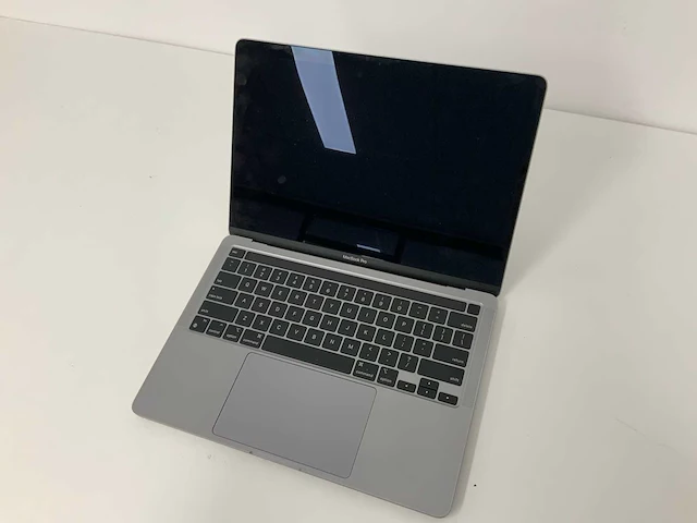 Apple a2338 13-inch macbook pro myd92n/a laptop - afbeelding 1 van  3