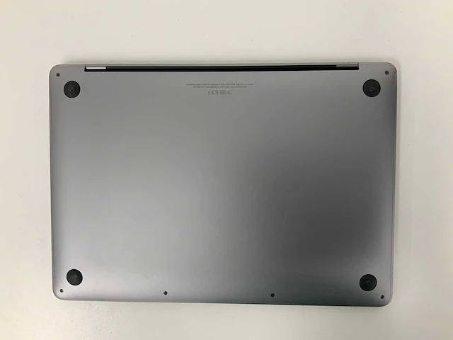 Apple a2338 13-inch macbook pro myd92n/a laptop - afbeelding 3 van  3