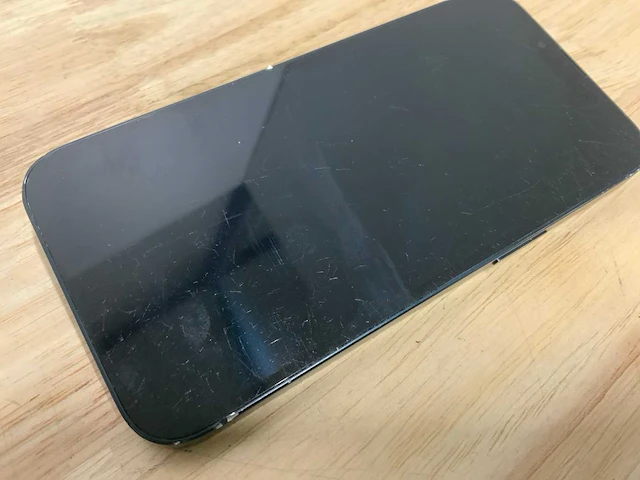 Apple a2633 iphone 13 mobiele telefoon - afbeelding 8 van  8