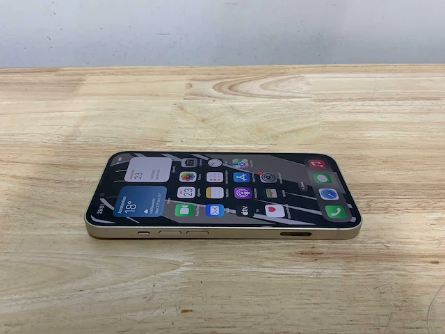 Apple a2633 iphone 13 smartphone - afbeelding 2 van  7