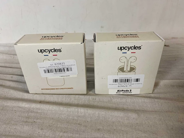 Apple airpods 2 wit met oplaadetui (2x) - afbeelding 2 van  3