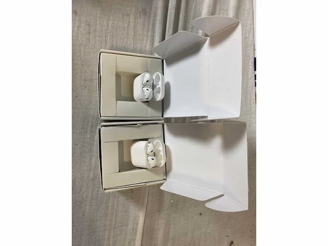 Apple airpods 2 wit met oplaadetui (2x) - afbeelding 3 van  3