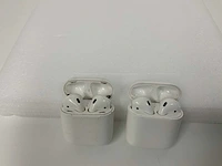 Apple airpods 2, with charging case - mv7n2zm/a (2x) - afbeelding 1 van  1