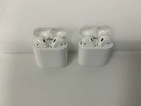 Apple airpods 2, with charging case - mv7n2zm/a (2x) - afbeelding 1 van  1