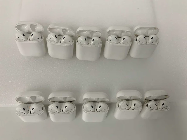Apple airpods 2, with charging case mv7n2zm/a (10x) - afbeelding 2 van  2