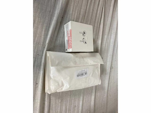 Apple airpods pro 2 wit | apple airpods 3 - met reguliere oplaadcase - afbeelding 2 van  3