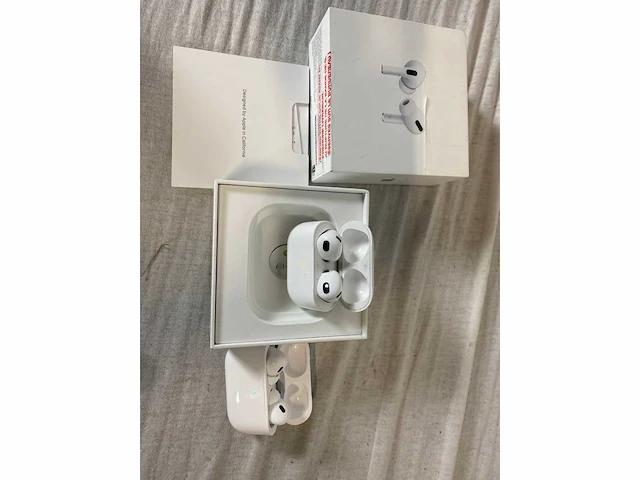Apple airpods pro 2 wit | apple airpods 3 - met reguliere oplaadcase - afbeelding 3 van  3