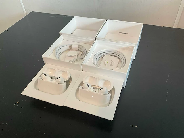 Apple airpods pro 2nd gen (2x) - afbeelding 1 van  3