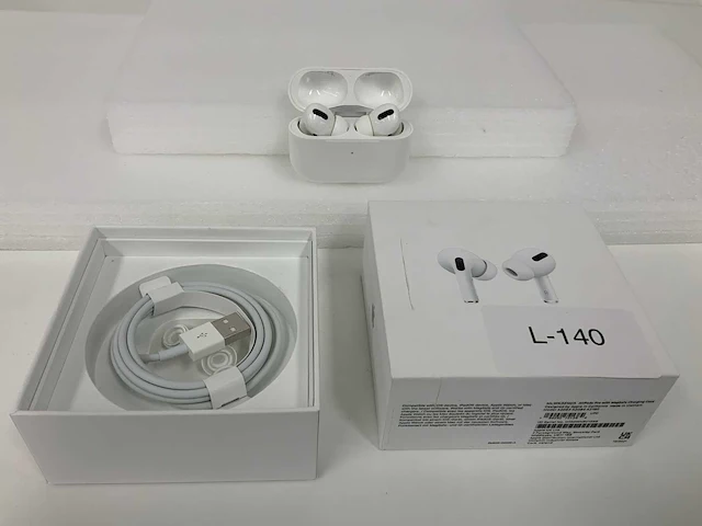 Apple airpods pro with magsafe charging case - mlwk3zm/a - afbeelding 1 van  2