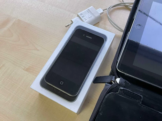 Apple i-phone 6/i-pad 2 mobiele telefoon en tablet - afbeelding 3 van  6