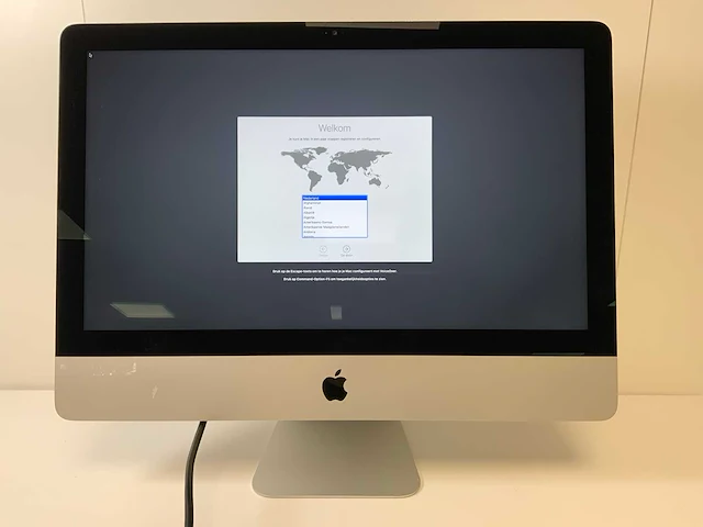Apple imac 22", core(tm) i3 8e generatie, 16 gb ram, 251 gb nvme, amd radeon pro 450 2 gb alles-in-één desktop - afbeelding 1 van  6