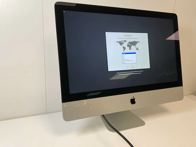 Apple imac 22", core(tm) i3 8e generatie, 16 gb ram, 251 gb nvme, amd radeon pro 450 2 gb alles-in-één desktop - afbeelding 3 van  6