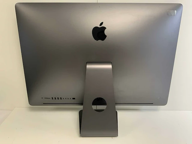 Apple imac pro 27", xeon(r) w-2140b, 64 gb ram, 1 tb nvme, amd radeon pro vega 56 8 gb all-in-one desktop - afbeelding 4 van  6
