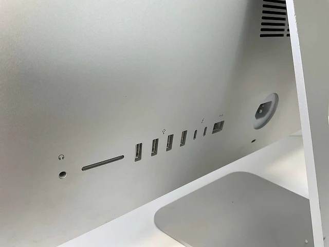 Apple imac retina 21.5”, quadcore i3, 8 gb ram, 1 tb hdd, amd radeon pro 555x 2 gb all-in-one desktops (2x) - afbeelding 13 van  15