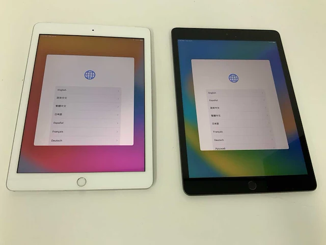 Apple ipad 10.2" 8th gen (2020) space grey a2270 128gb wi-fi (x2) - afbeelding 1 van  2