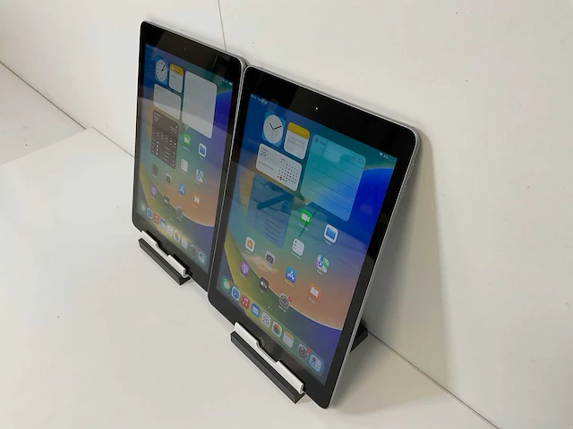 Apple ipad 2017 9.7” - wifi - 32 gb - space gray (2x) - afbeelding 3 van  8