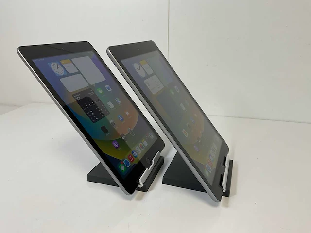 Apple ipad 2017 9.7” - wifi - 32 gb - space gray (2x) - afbeelding 4 van  8
