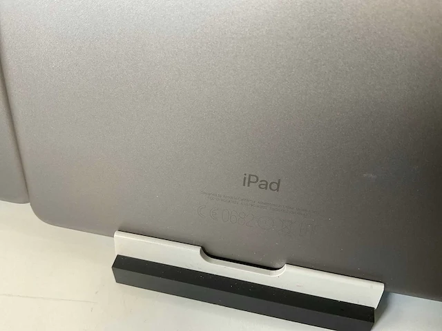 Apple ipad 2017 9.7” - wifi - 32 gb - space gray (4x) - afbeelding 10 van  10