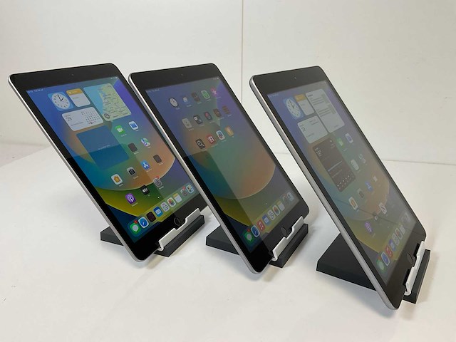 Apple ipad 2017 9.7” - wifi -128 gb - space gray (3x) - afbeelding 4 van  9