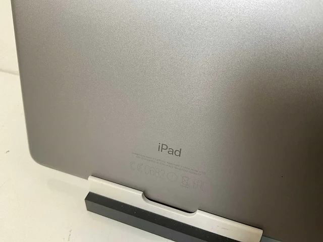 Apple ipad 2017 9.7” - wifi -128 gb - space gray (4x) - afbeelding 2 van  10