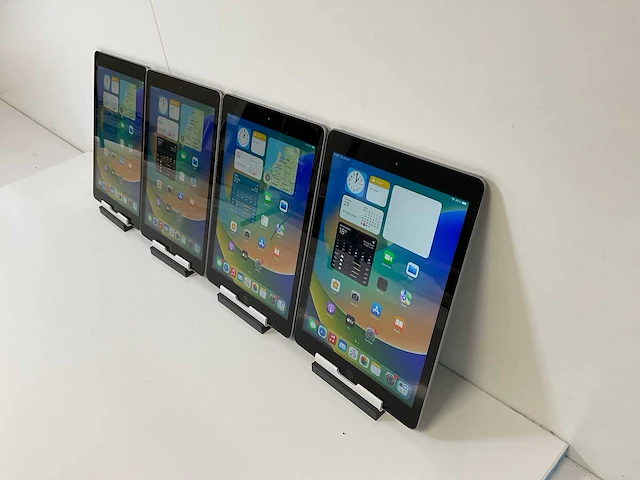Apple ipad 2017 9.7” - wifi -128 gb - space gray (4x) - afbeelding 4 van  10