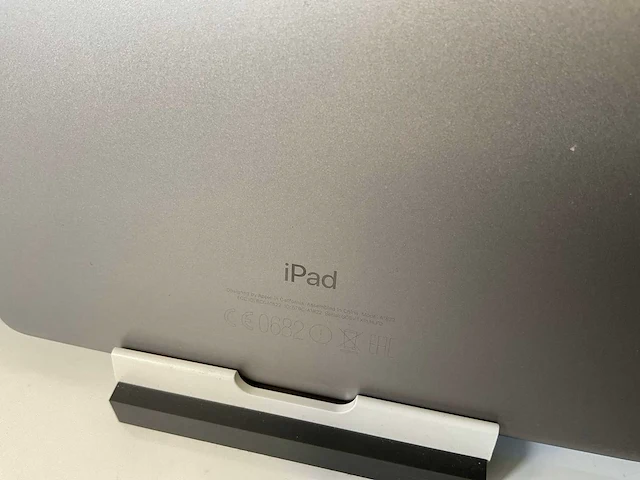 Apple ipad 2017 9.7” - wifi -128 gb - space gray (5x) - afbeelding 10 van  11