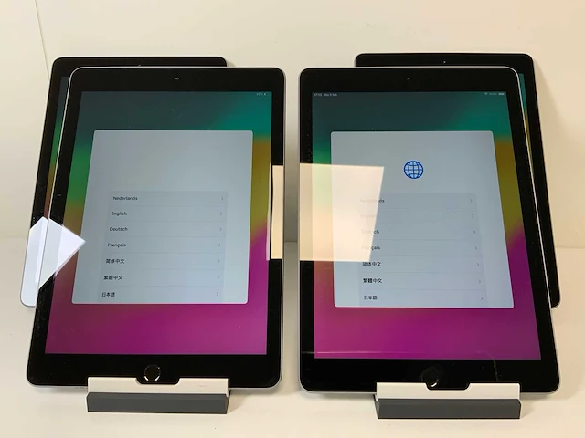 Apple ipad (2018) 9,7" - wi-fi - 32 gb - spacegrijs (4x) - afbeelding 1 van  4