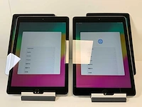 Apple ipad (2018) 9,7" - wi-fi - 32 gb - spacegrijs (4x) - afbeelding 1 van  4