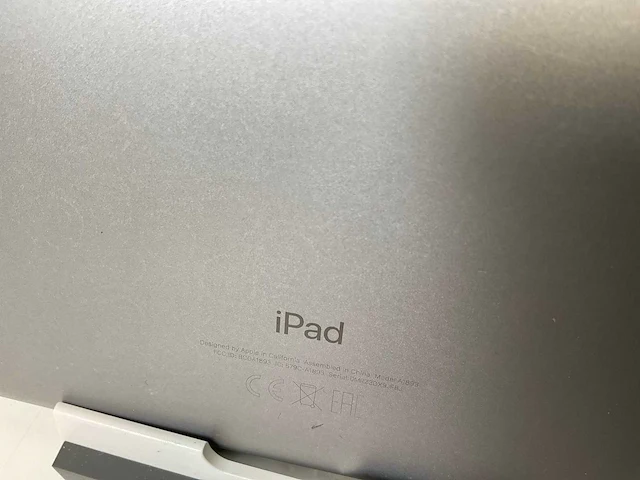 Apple ipad 2018 9.7” - wifi - 32 gb - space gray (4x) - afbeelding 2 van  10